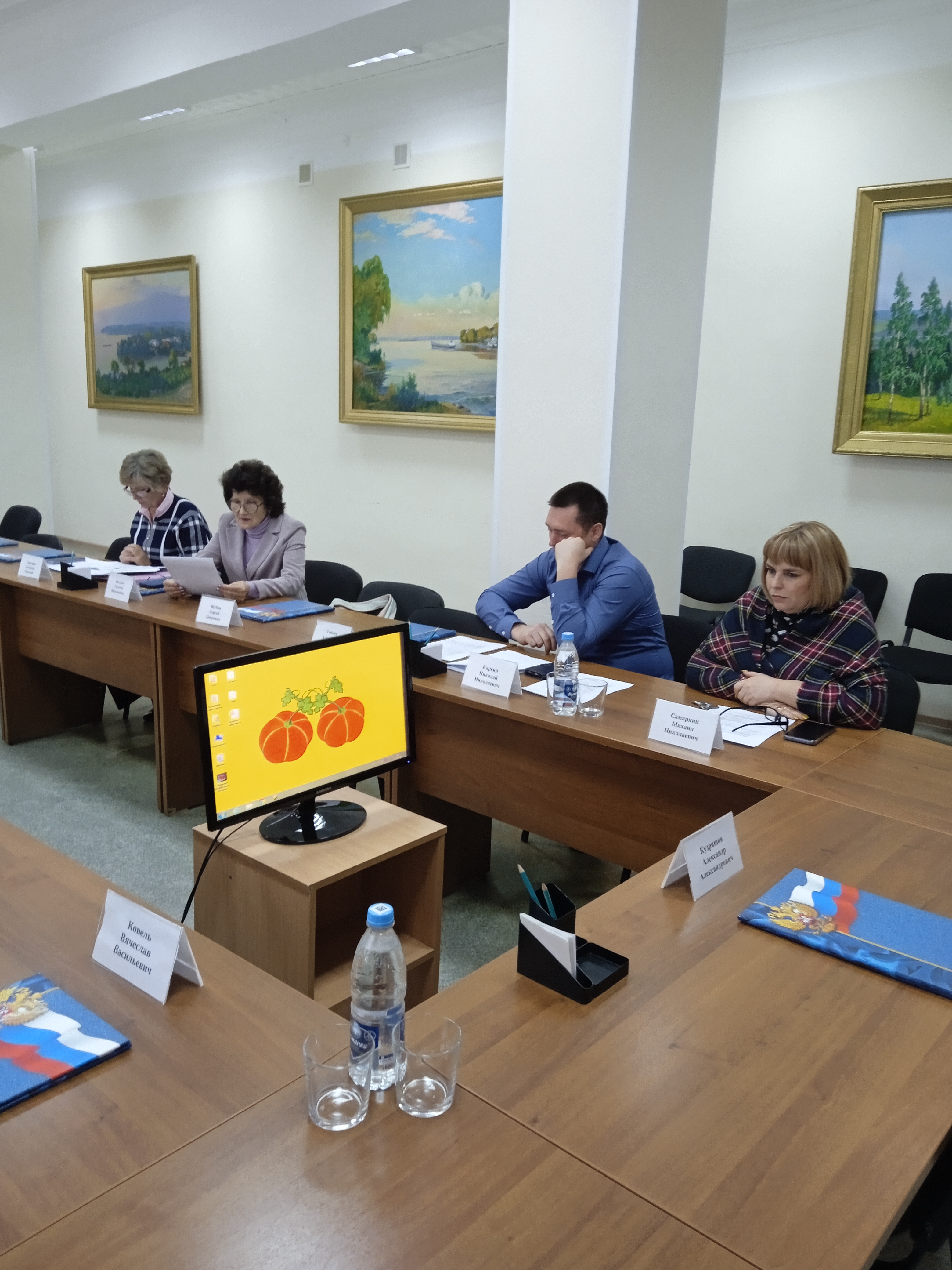 Заседание комиссии по бюджетной политике и управлению муниципальным имуществом Совета депутатов муниципального образования «Сенгилеевский район».