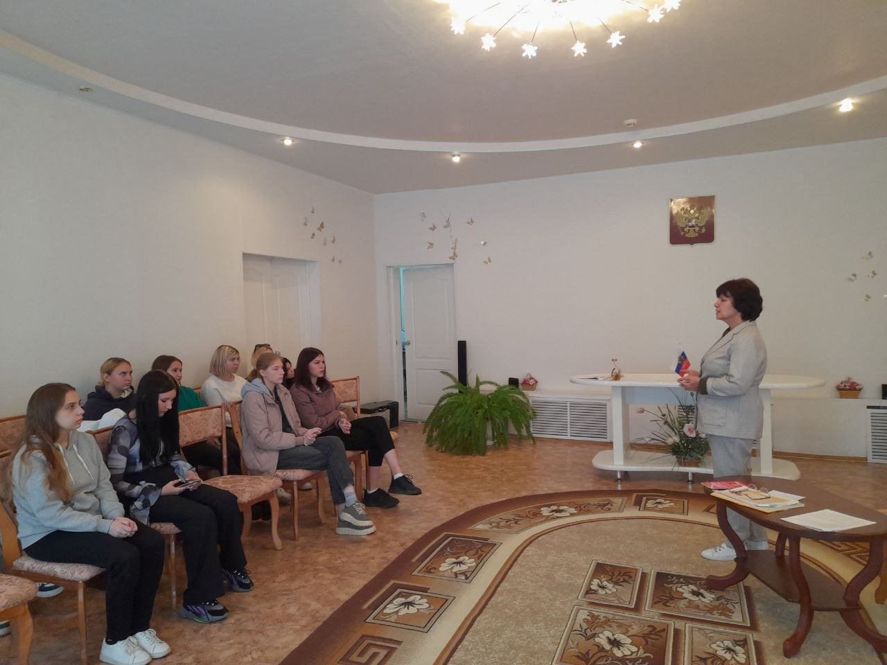 Встреча со студентами  в День семейного общения в Сенгилеевском отделе  ЗАГС.
